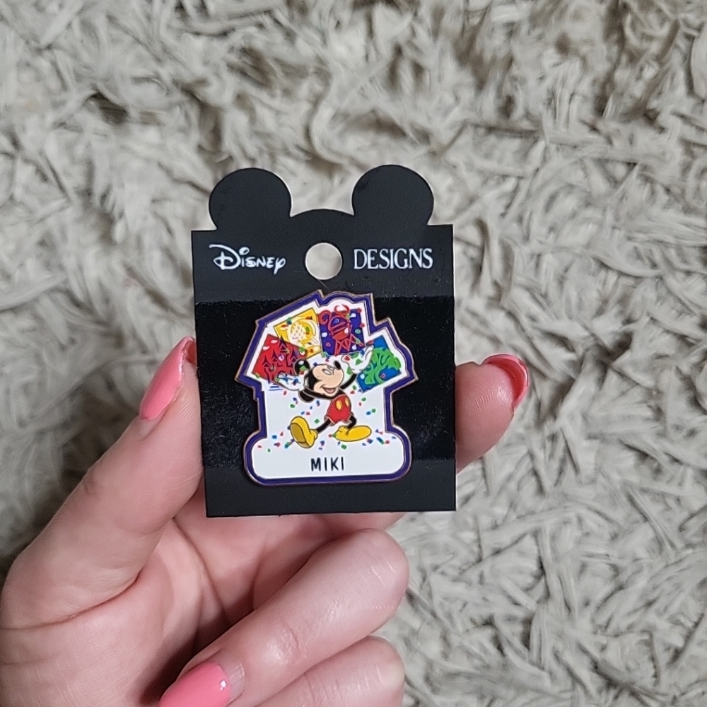 Walt Disney World Personalized Mickey Mouse Name Badge Pin Miki WDW New NWT  ✨️